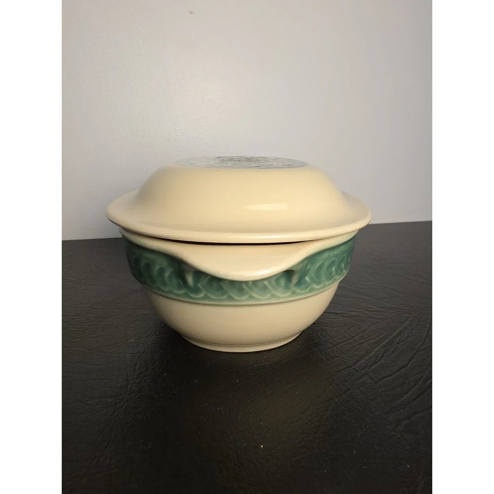 Light Green Longaberger American Craft Orig Covered Casserole Dish Heart Design
